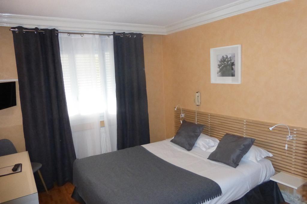 Laennec Hotel Lyon Bagian luar foto